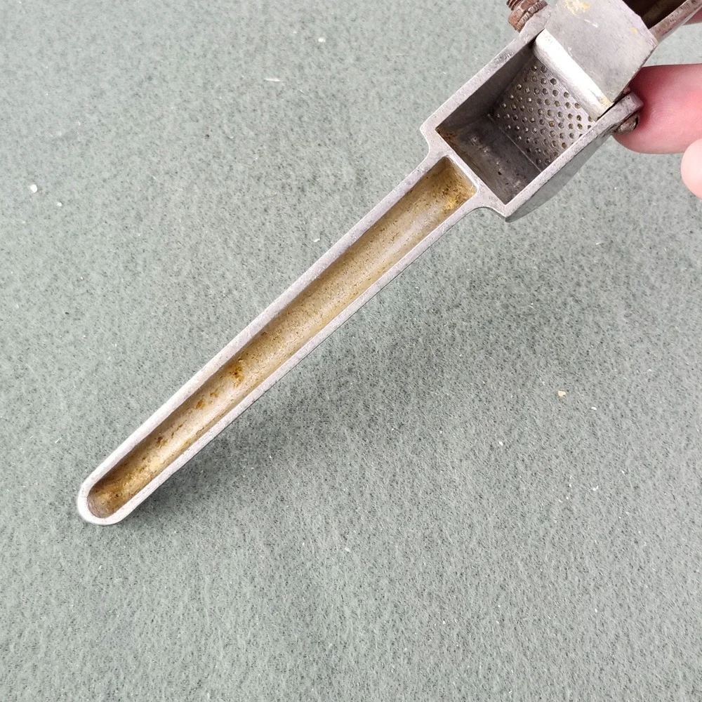 Vintage Mrs. Damar Brevetto No‎ 39715 Aluminum Garlic Press Made in Italy